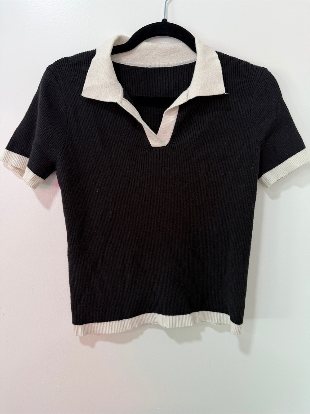 Short Sleeve Polo Top in Black and Cream